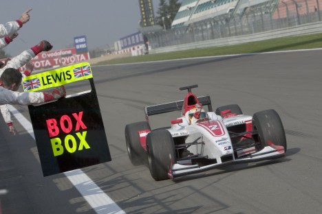 Den første sejr til Lewis Hamilton i GP2